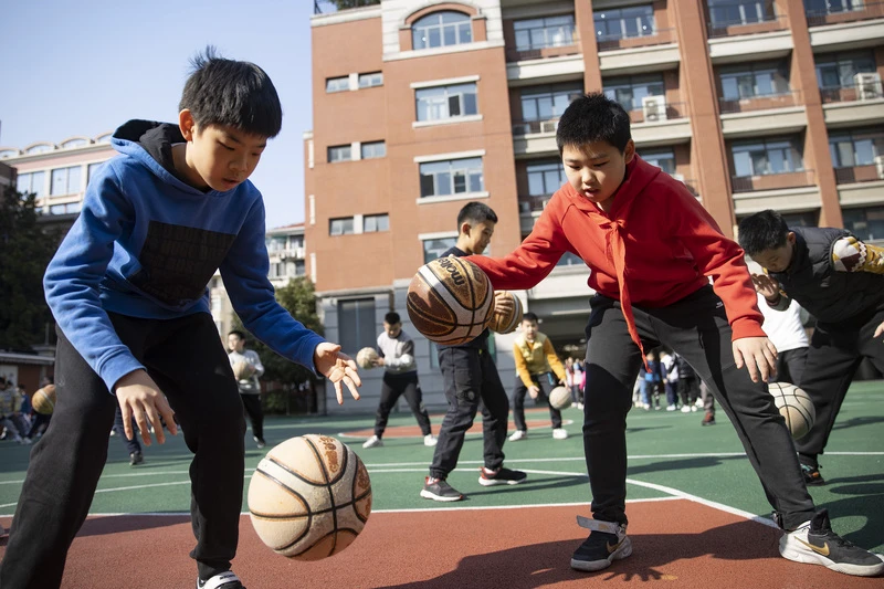 刻苦训练篮球时如何避免受伤的建议_2
